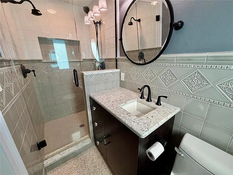 17045 Dolphin Dr — Photo 25