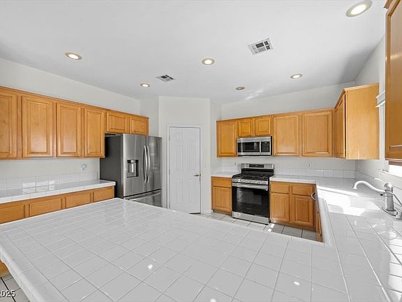 5th image of 3600 N Tomsik St