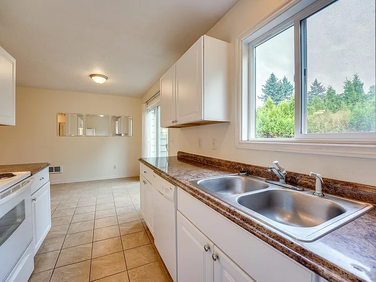 Kitchen 6