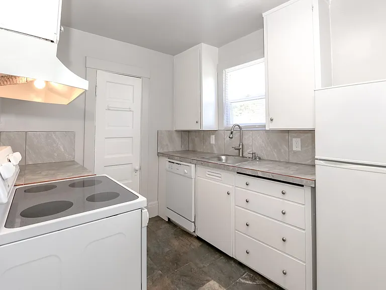 3719 S Thompson Ave #4 — Photo 4