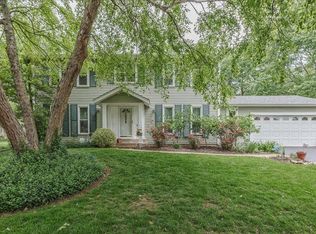 636 Garden Leaf Ct, Ballwin, MO