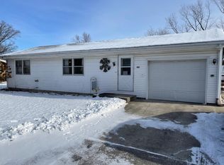 621 Daisy St SE, Demotte, IN 46310