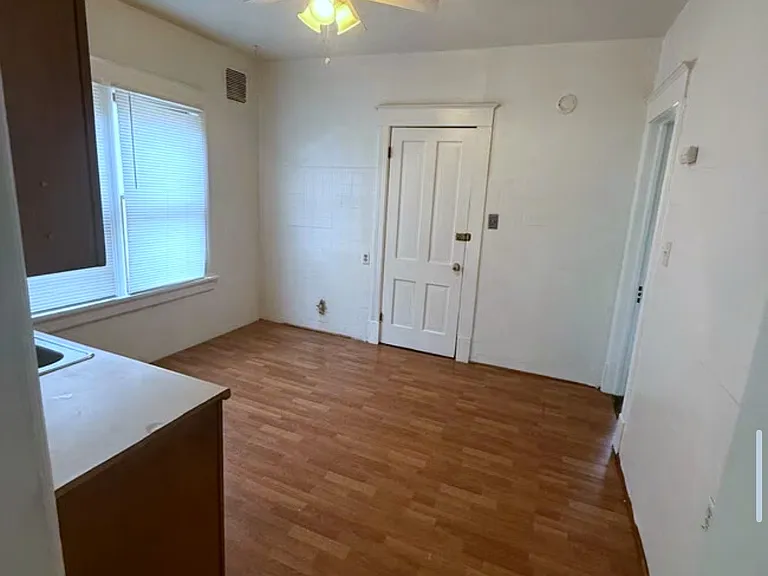 922 E Hamilton St #922 — Photo 4