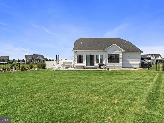 5th image of 26464 Kingston Ct