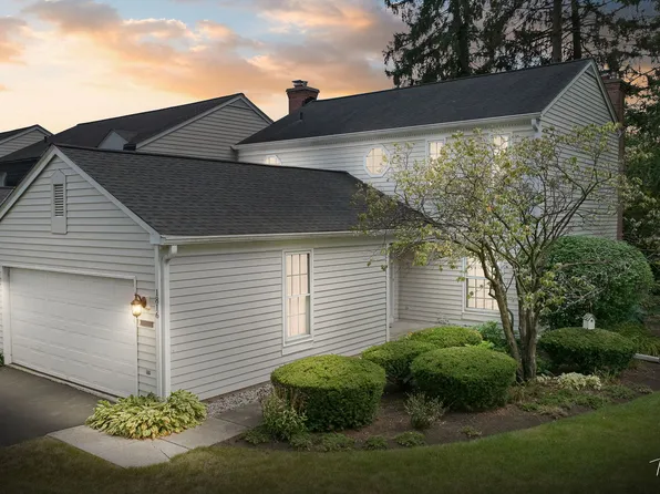 1816 Courtenay Dr, Wheaton, IL 60189