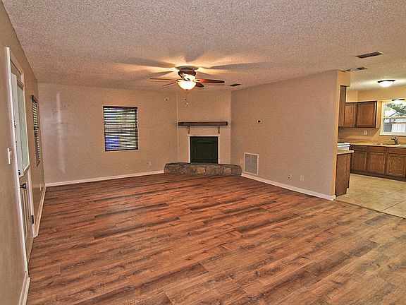 3rd image of 2637 Isabella Ave