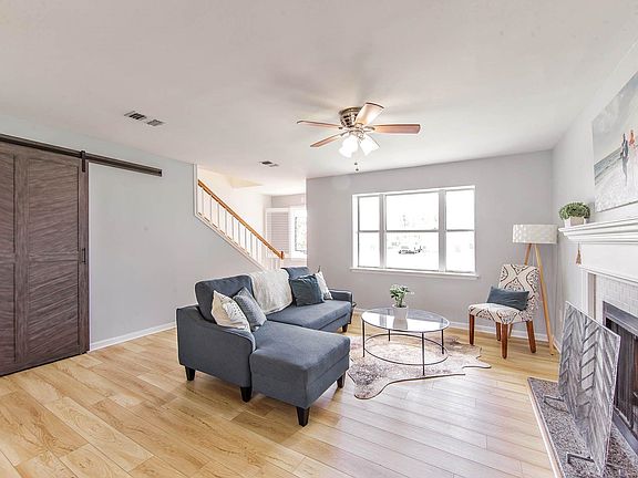 5th image of 413 Tanglewood Dr