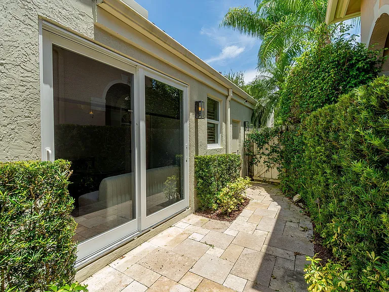 2402 Players Ct — Photo 34