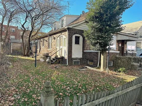 5816 83rd Pl, Middle Village, NY 11379