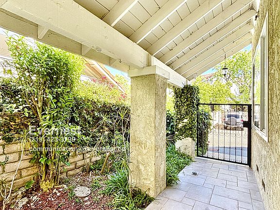 2nd image of 10211 Clematis Ct
