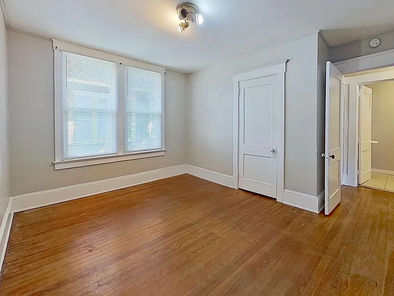 54 W 27th St — Photo 12