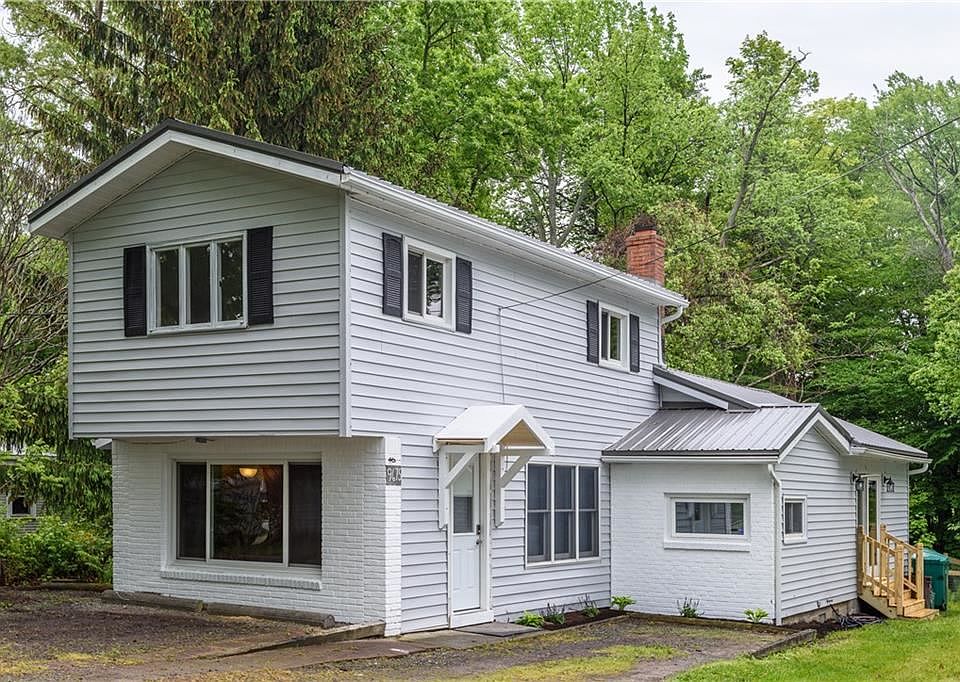 1st image of 9675 Beachwood Park Dr