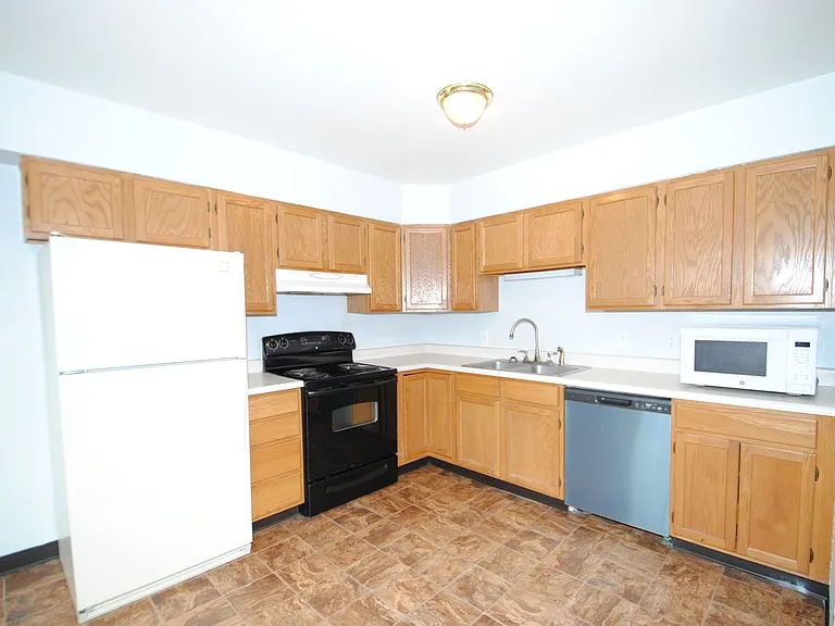 79-3 Slater Dr W — Photo 6