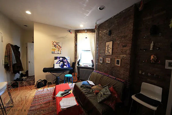 Rented by Kings Court Real Estate | media 37