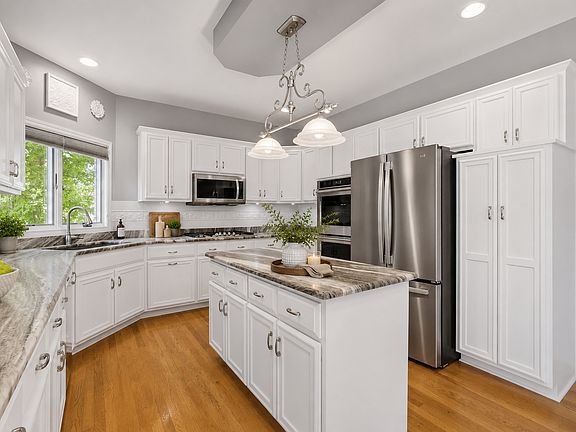 3rd image of 10851 White Deer Cir