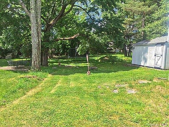 5th image of 35 Beakes Ave