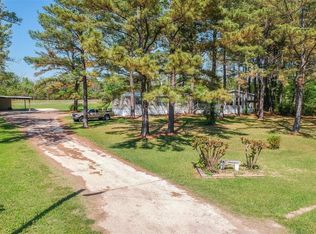 119 Commerce Ln, Highlands, TX 77562