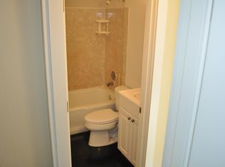 4107 SE Washington St, Portland, OR 97214