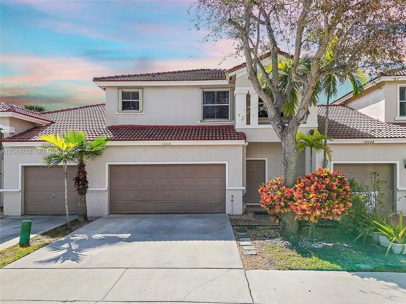 3 bed, 2.5 bath, 1672 sqft, $3,400 — Photo 2