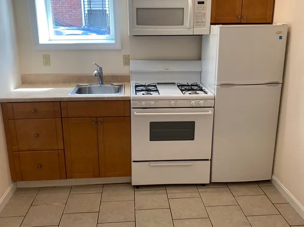 91 Weir St APT 1L, Taunton, MA 02780