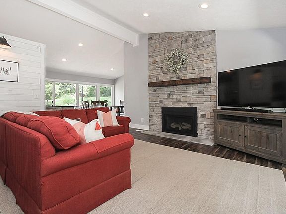 4th image of 7817 Cambridge Dr