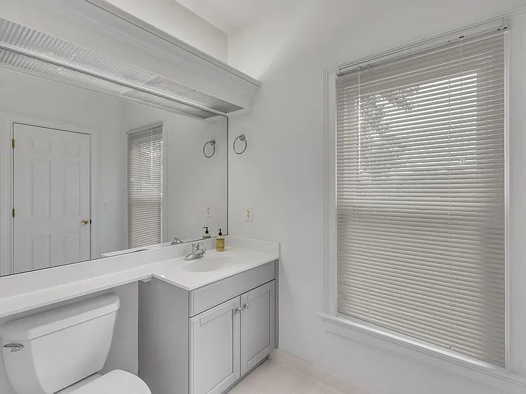 729 Harrow Ln — Photo 36
