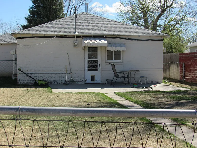 226 N Lennox St — Photo 11