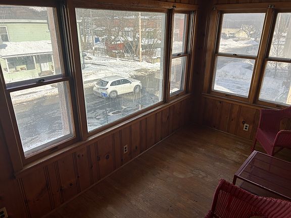 5th image of 8-10 Burt St #8.5