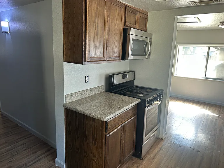 213 Park St — Photo 5