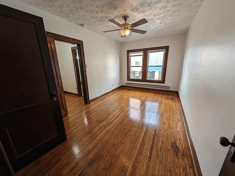 1141 E Market St #11 — Photo 11