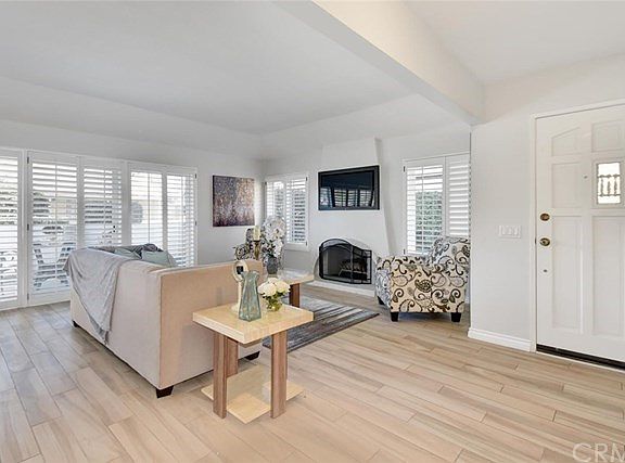 4th image of 2150 Portola Ln