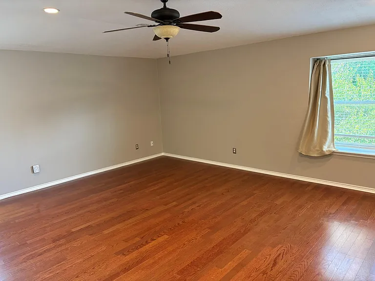 7504 Napier Trl — Photo 9