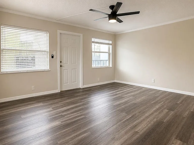611 NE 14th Ave #201 — Photo 4