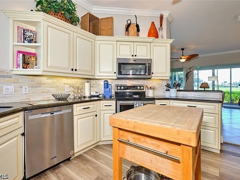 9240 Willowcrest Ct — Photo 25