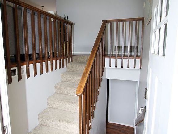 3rd image of 16642 Riddell Cir