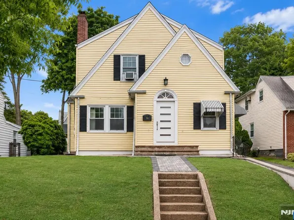 874 Elm Ave, River Edge, NJ 07661