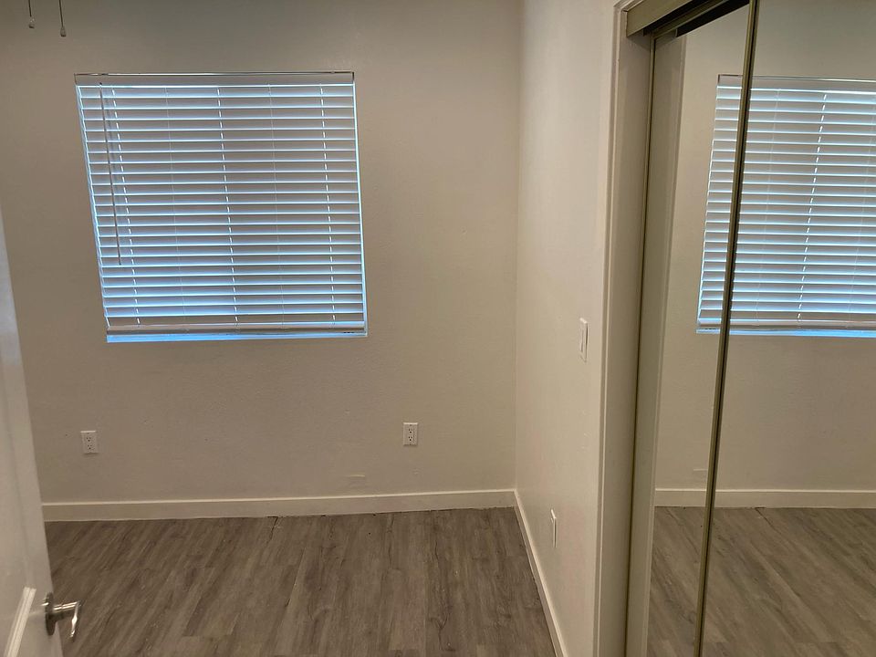 1st image of 425 W 53rd St