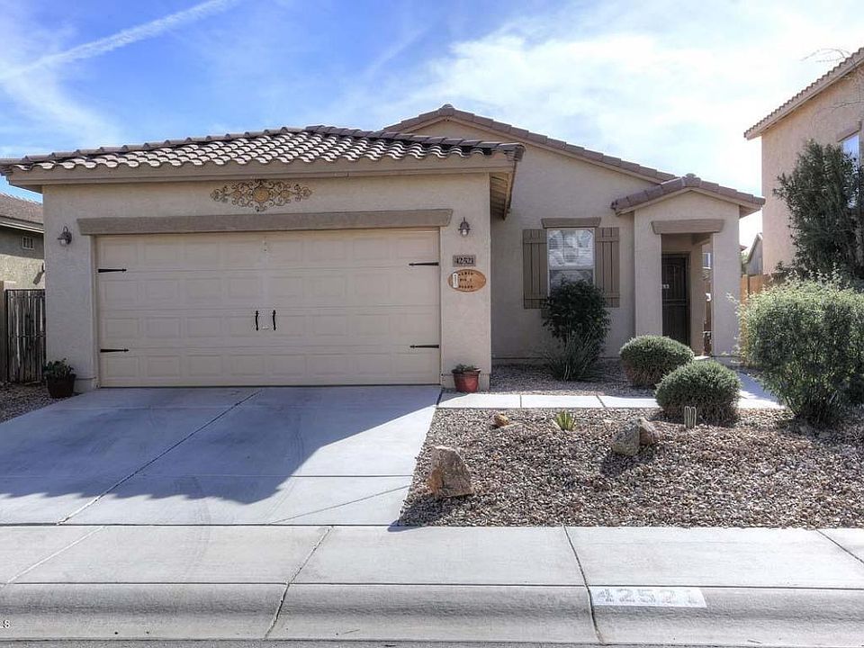1st image of 42521 W Somerset Dr