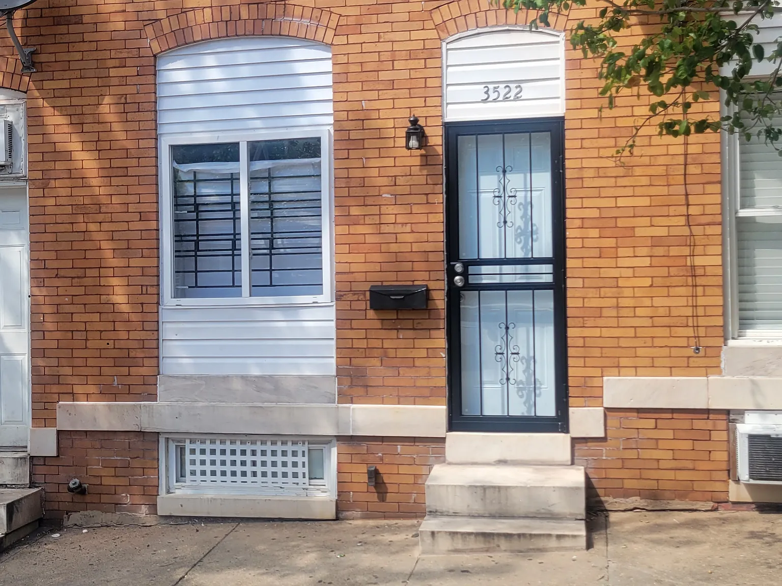 3522 E Fairmount Ave — Photo 1