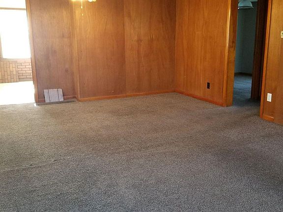 5th image of 935 N Dempster Ln