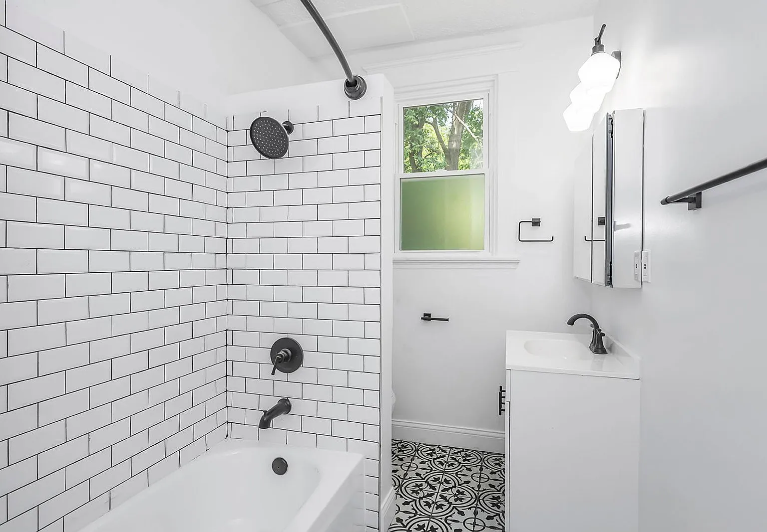 2 bed, 1.0 bath, 750 sqft, $1,545 — Photo 4