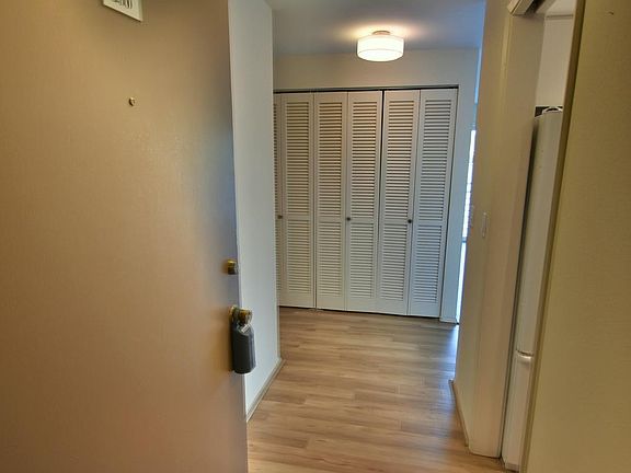 5th image of 733 Lake St S APT 210