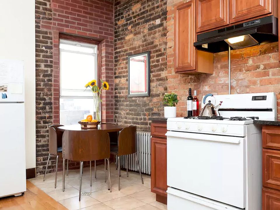 1st image of 62 Wyckoff Ave #3A