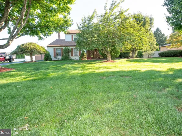 77 Hampton Dr, Southampton, PA 18966