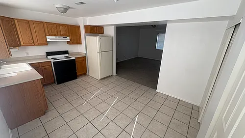108 W Baldwyn Dr Photo 1