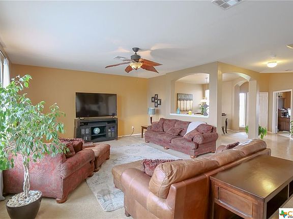 2nd image of 719 Evergreen Farm Dr