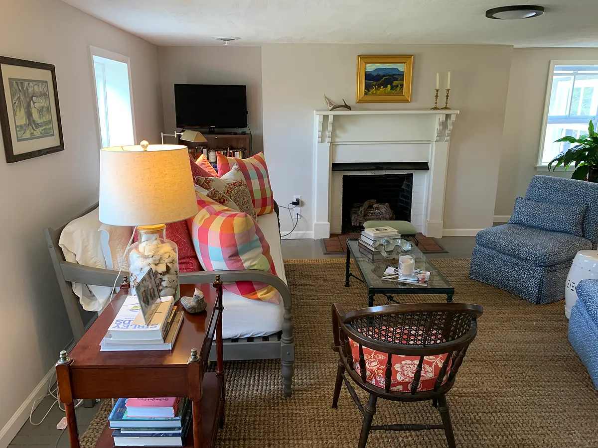 Living room - 102 Welch Park Pl