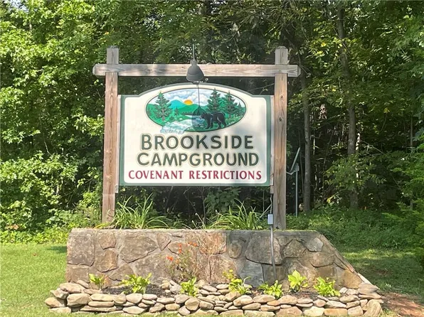 32 Creekview Dr #3, Cleveland, GA 30528