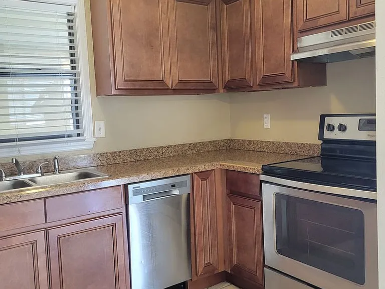 1800 3rd Ct SE — Photo 2