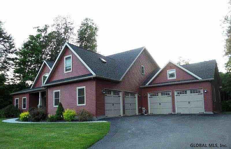 1st image of 9 Rivercrest Road